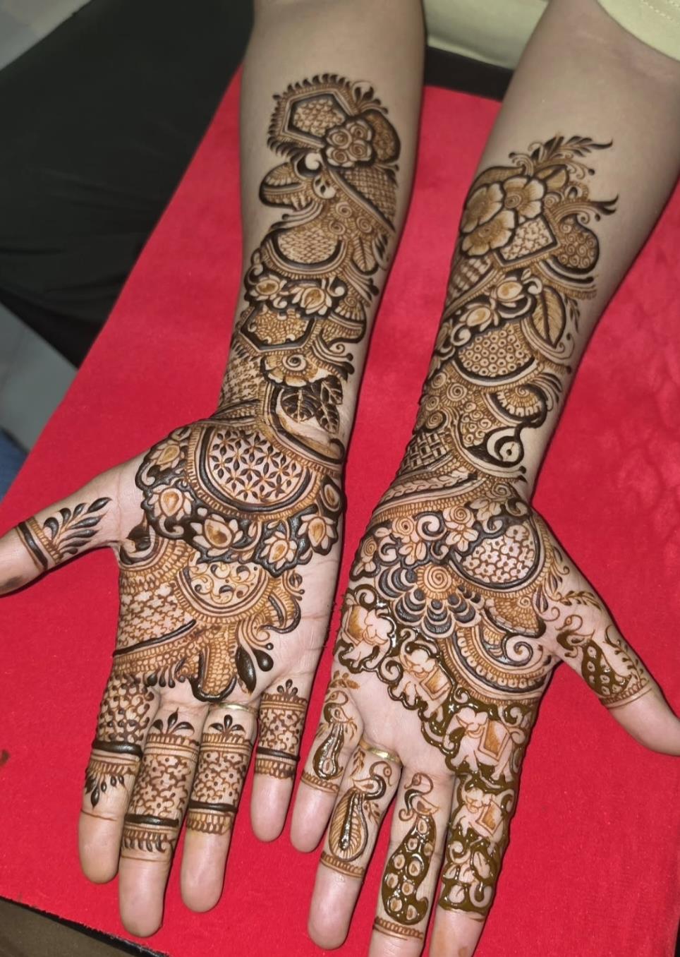 Arabic mehndi design